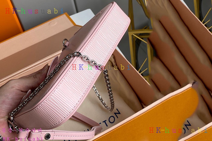 ★미러급★루이비통 에피 이지 파우치 온 스트랩 숄더백 M80483