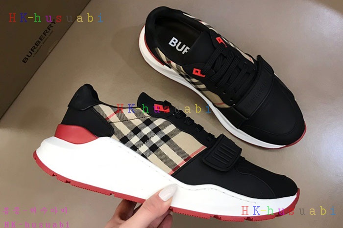 NEW 버버리 남성 스니커즈 B 585581