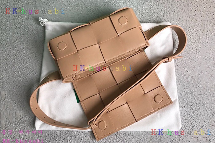 ★미러급★보테가베네타 카세트 벨트백 BV 5542823