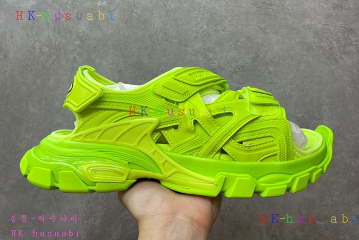 NEW 발렌시아가 샌들 신상 B 757780