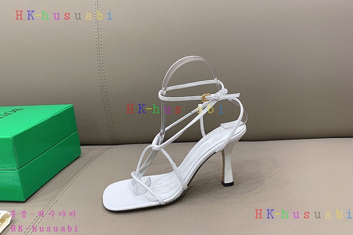 NEW 보테가베네타 샌들 신상 BV 557257