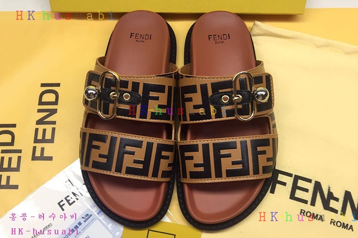 NEW 펜디 슬리퍼 신상 FD 635330