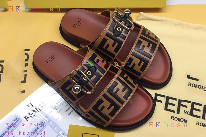 NEW 펜디 슬리퍼 신상 FD 635330