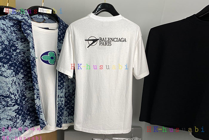 NEW 발렌시아가 반팔티 신상 B 572551