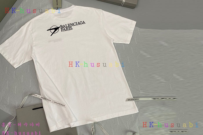 NEW 발렌시아가 반팔티 신상 B 572551