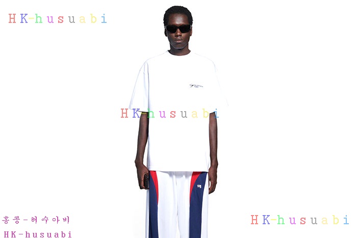 NEW 발렌시아가 반팔티 신상 B 572551