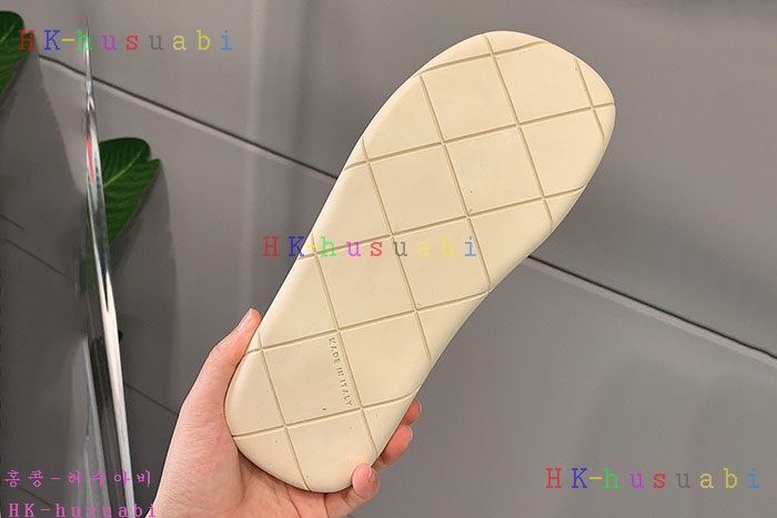 NEW 보테가베네타 슬리퍼 신상 BV 552721