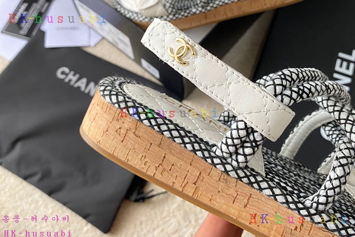 NEW 샤넬  샌들 신상 C 557211