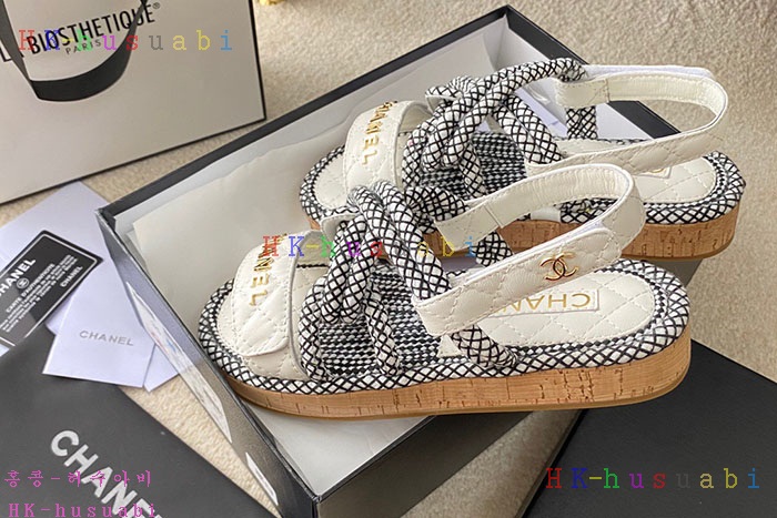 NEW 샤넬  샌들 신상 C 557211