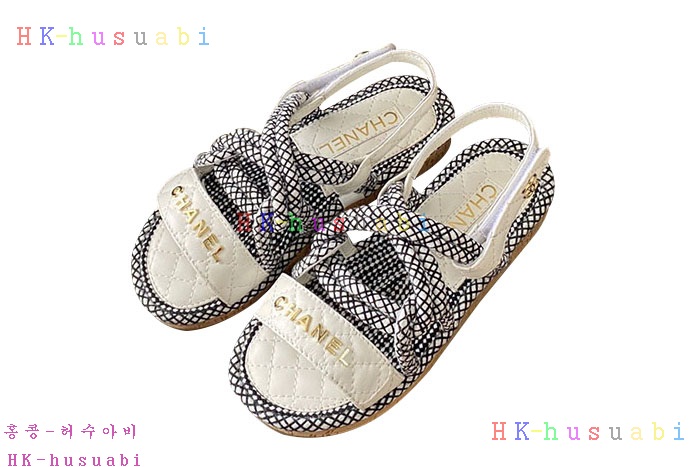 NEW 샤넬  샌들 신상 C 557211