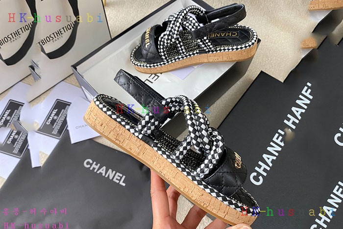 NEW 샤넬  샌들 신상 C 557290