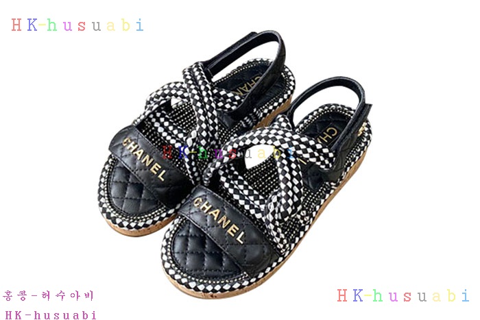 NEW 샤넬  샌들 신상 C 557290