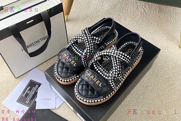 NEW 샤넬  샌들 신상 C 557290