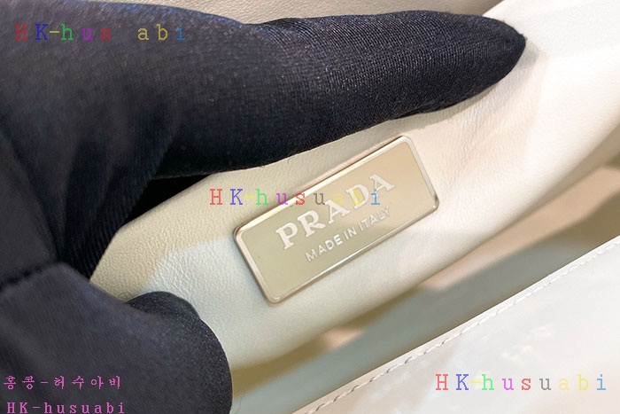 ★미러급★프라다 브러시드 가죽 핸드백 1BA327-3