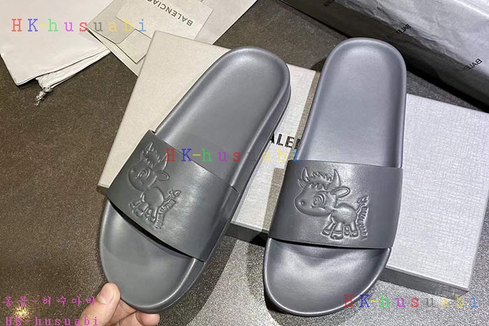 NEW 발렌시아가 슬리퍼 신상 B 922551