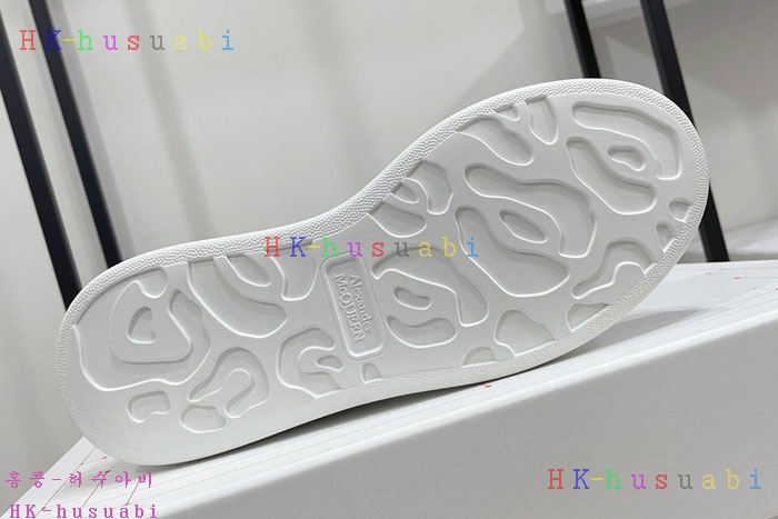 NEW 알렉산더맥퀸 스니커즈 신상 MQ668550
