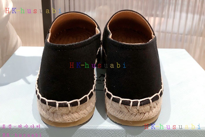 NEW 프라다 스니커즈 신상 P 242560