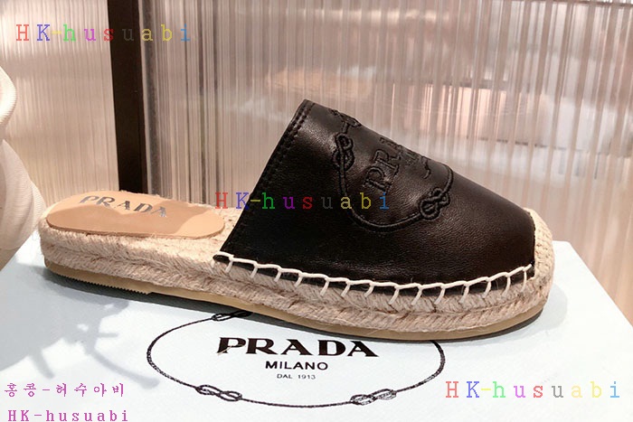NEW 프라다 스니커즈 신상 P 242560
