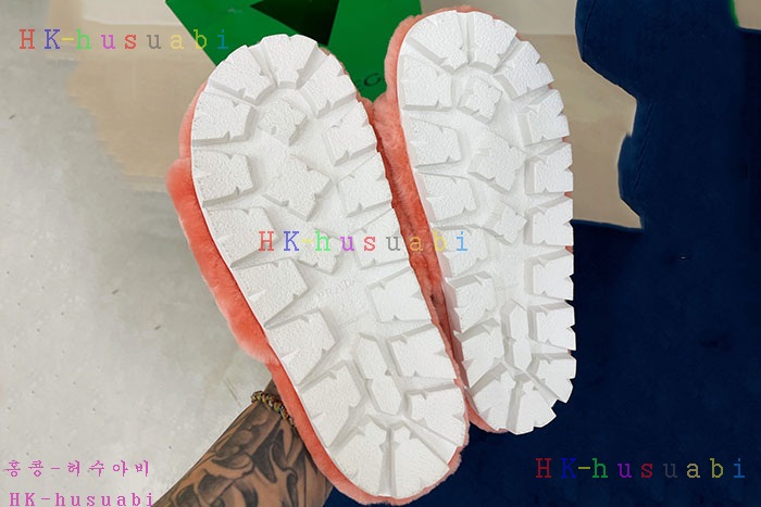 NEW 프라다 샌들 신상 P 242553