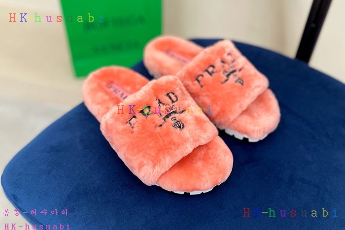 NEW 프라다 샌들 신상 P 242553