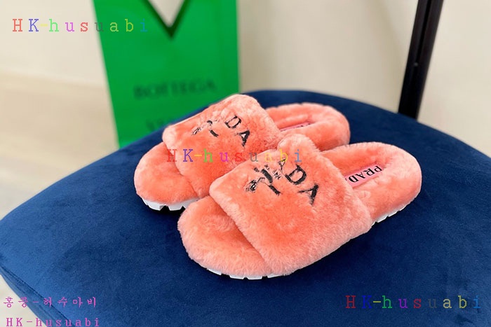NEW 프라다 샌들 신상 P 242553