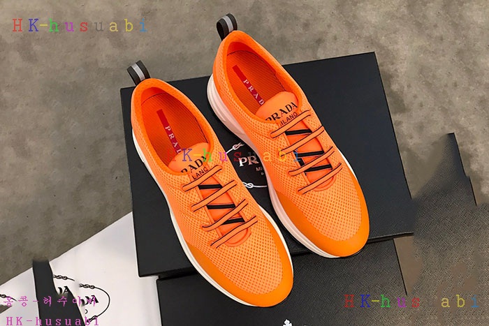 NEW 프라다 스니커즈 신상 P 242557