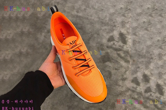 NEW 프라다 스니커즈 신상 P 242557