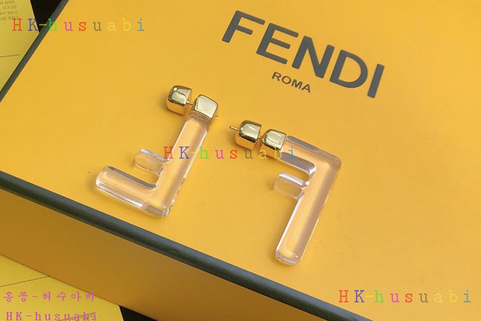 NEW 펜디 귀걸이 신상 FD 258821