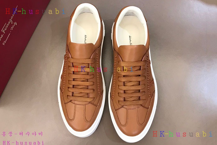 NEW 페라가모 스니커즈 신상 F 858551