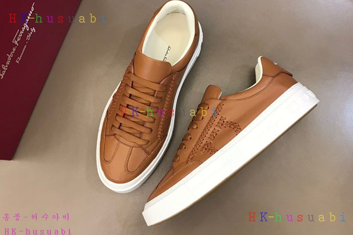 NEW 페라가모 스니커즈 신상 F 858551