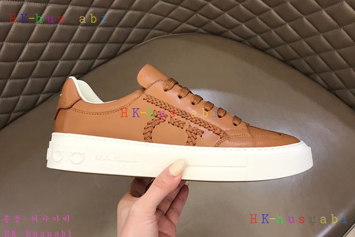 NEW 페라가모 스니커즈 신상 F 858551