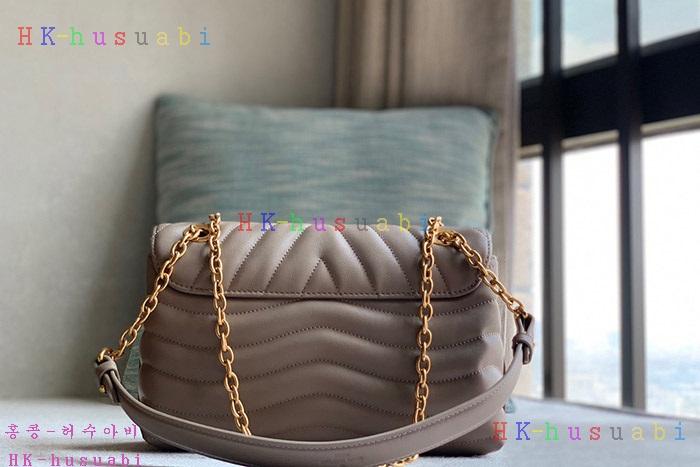 ★미러급★루이비통 LV 뉴 웨이브 체인 백 M58550