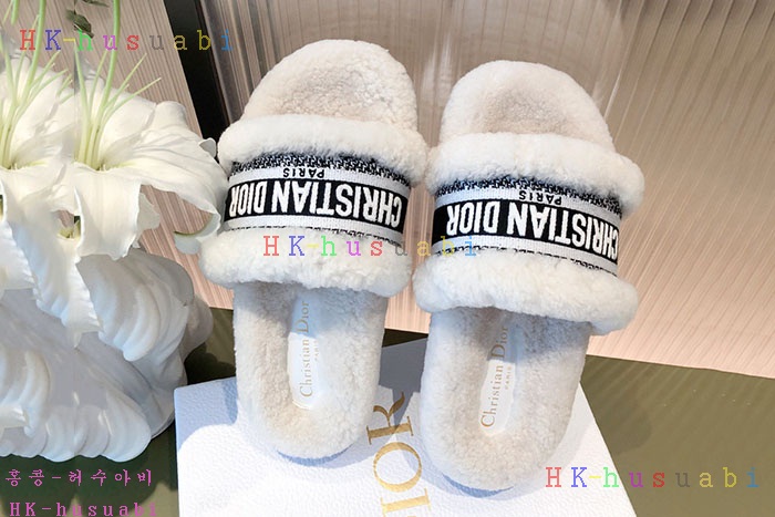 NEW 디올 샌들 신상 DR 255250