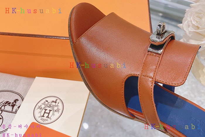 NEW 에르메스 샌들 신상 H 2477403