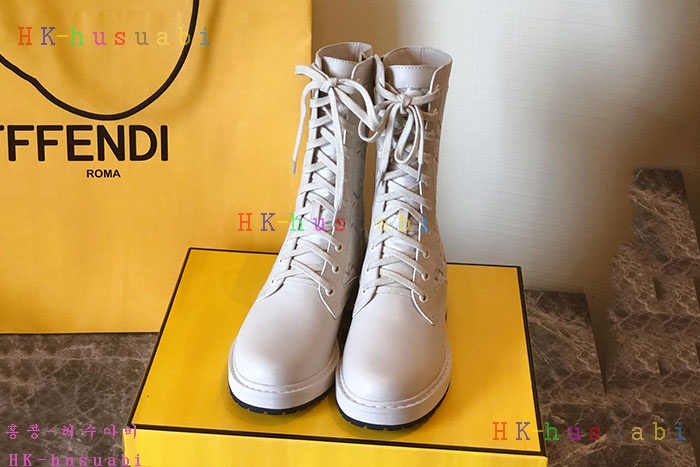 NEW 펜디 부츠 신상 FD 2114245