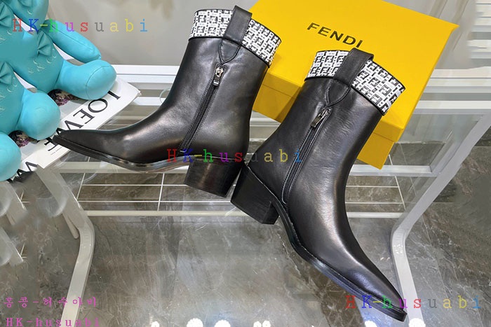 NEW 펜디 부츠 신상 FD 2428853