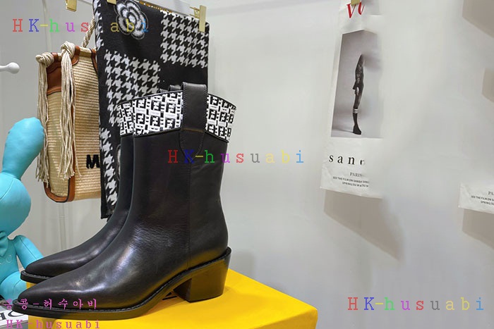 NEW 펜디 부츠 신상 FD 2428853
