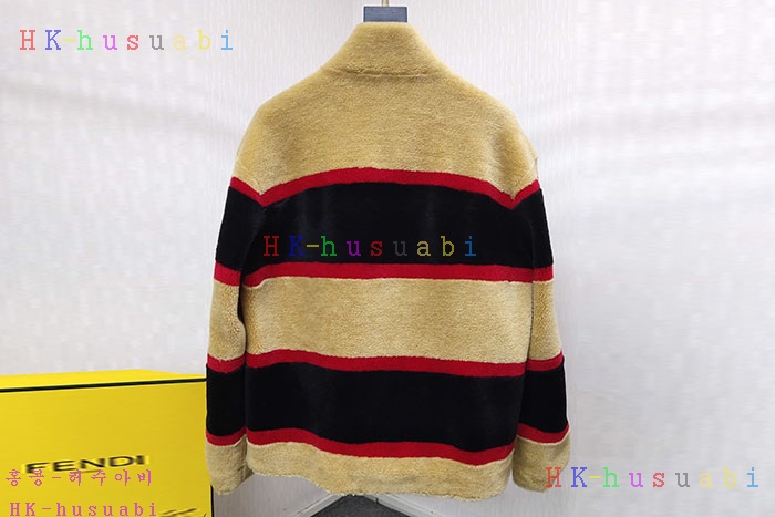 NEW 버버리 상의 신상 BB  1245526