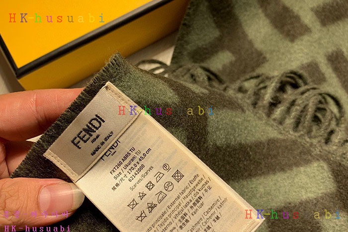 NEW 펜디 머플러 신상 FD 1142553