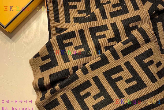NEW 펜디 머플러 신상 FD 1142555