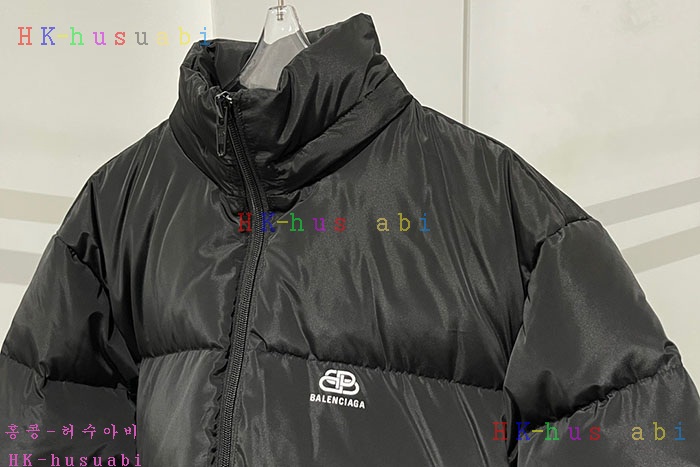 NEW 발렌시아가 패딩 신상 B 4524115