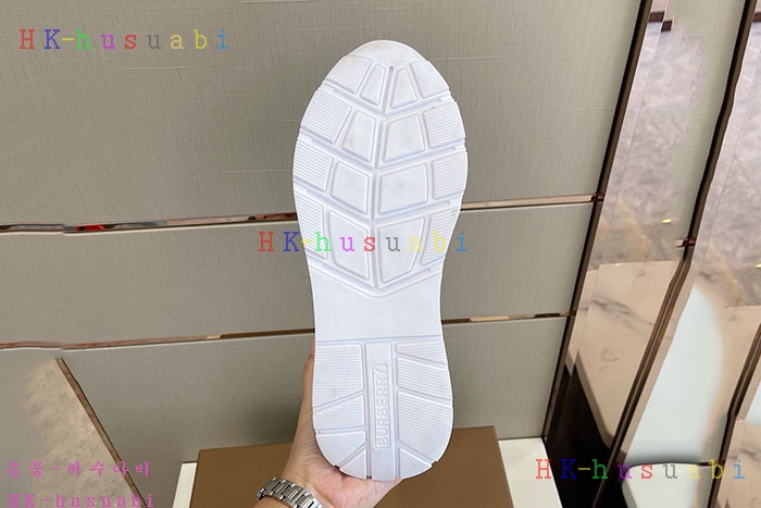 NEW 버버리 신발 신상 B 5525888