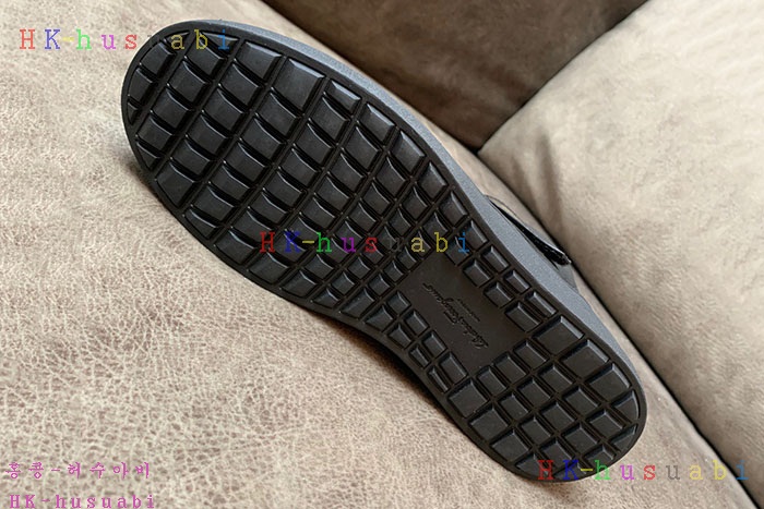 NEW 페라가모 스니커즈 신상 F 725546