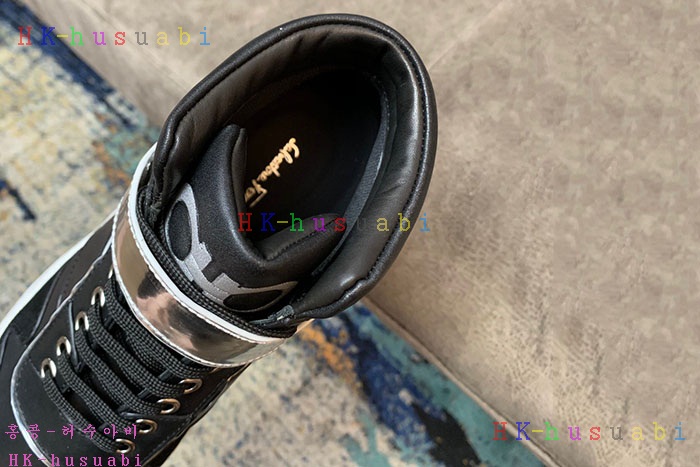 NEW 페라가모 스니커즈 신상 F 725549