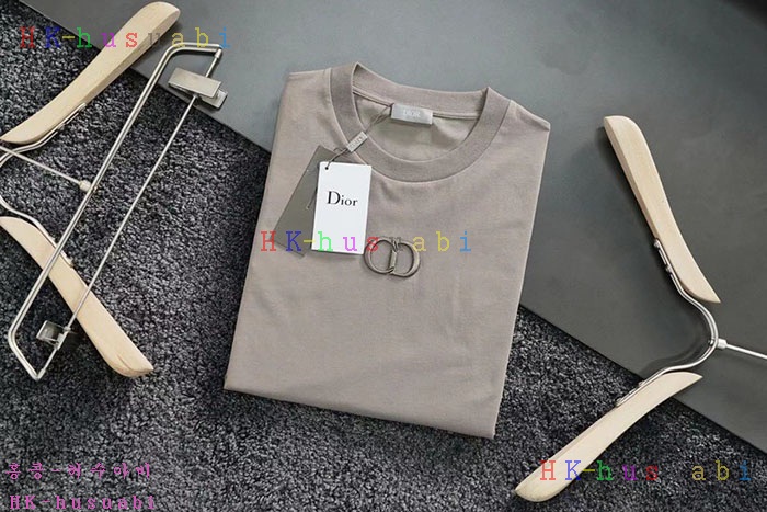 NEW 디올 반팔티 신상 DR 114242