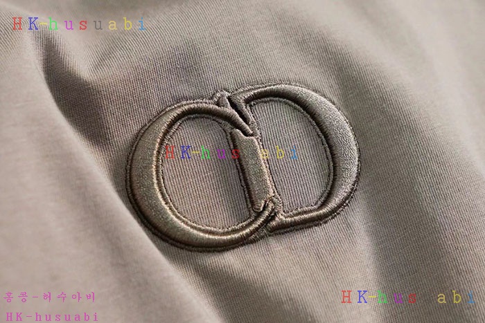 NEW 디올 반팔티 신상 DR 114242