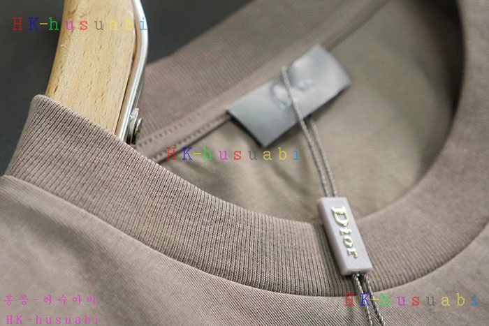 NEW 디올 반팔티 신상 DR 114242
