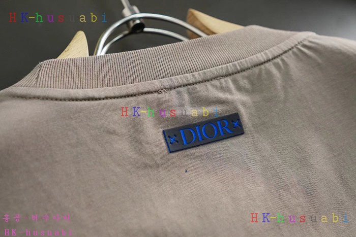 NEW 디올 반팔티 신상 DR 114242