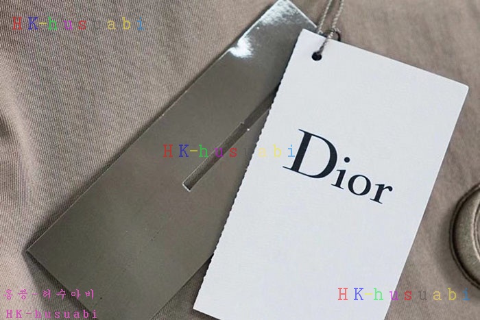 NEW 디올 반팔티 신상 DR 114242