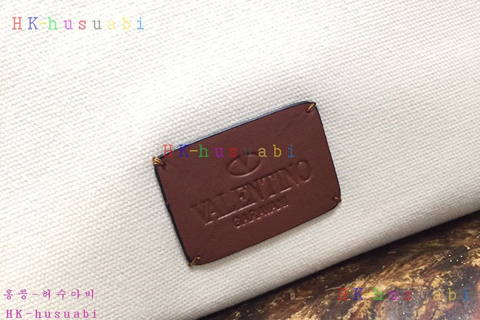★미러급★발렌티노 O 락스터드쇼퍼백 TW2B0D21
